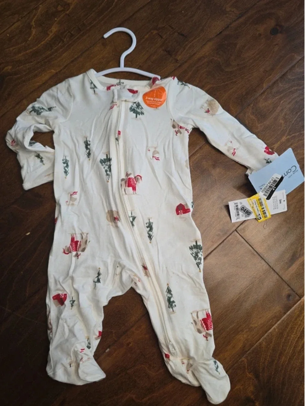 3m brand new christmas pajamas from carter's item 490G8